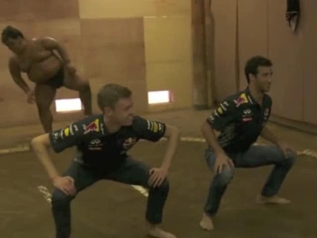 Ricciardo e Kvyat lottatori di Sumo