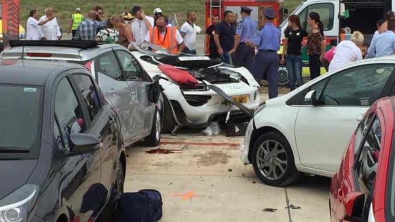 Porsche 918 sulla folla, 26 feriti a Malta