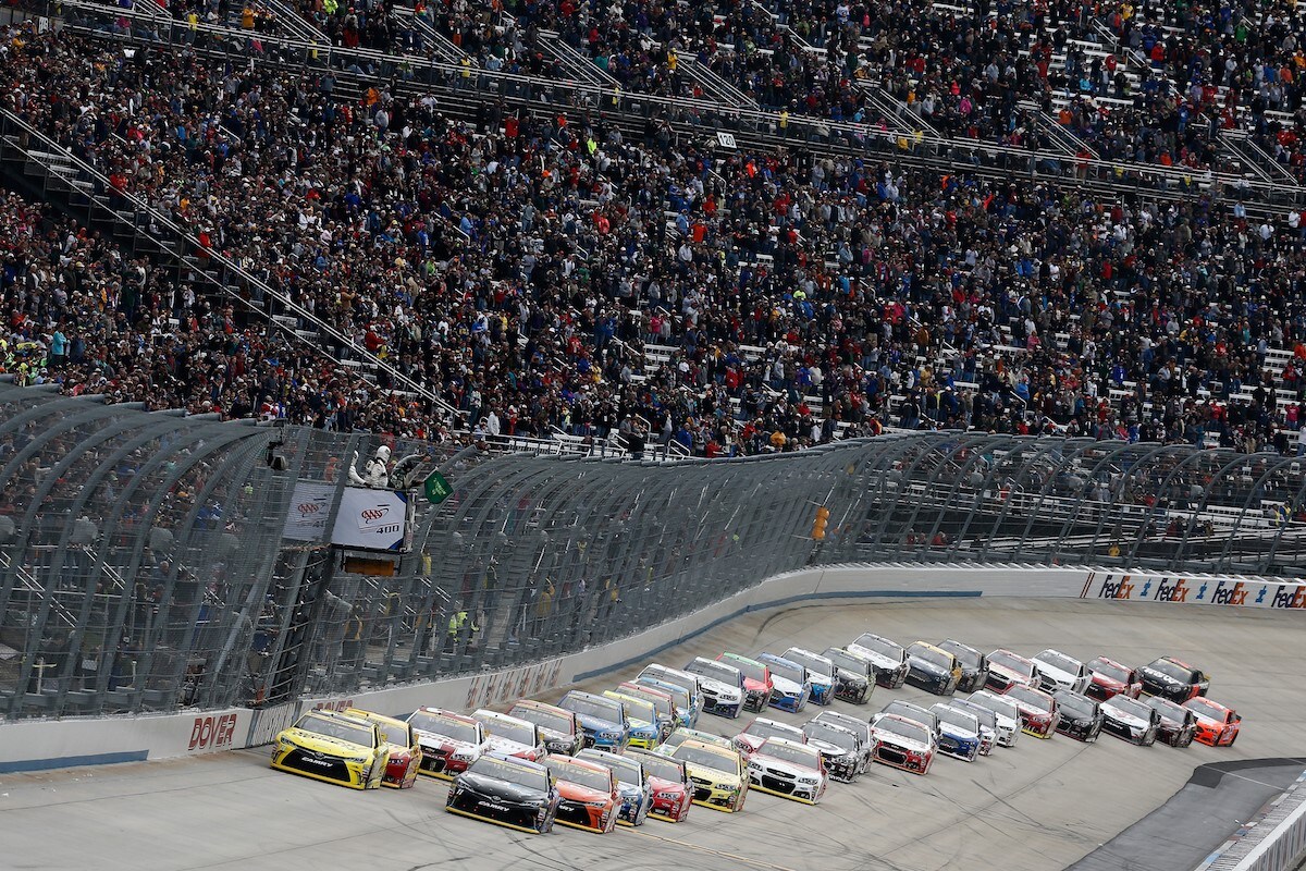 Nascar, Harvick lascia il segno a Dover