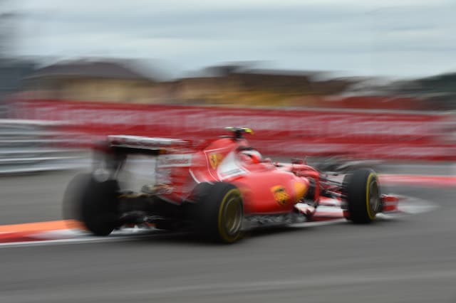 F1 Russia: pole a Rosberg