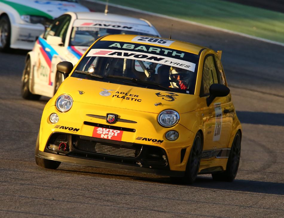 Abarth 695 Record, podio sfiorato all’esordio
