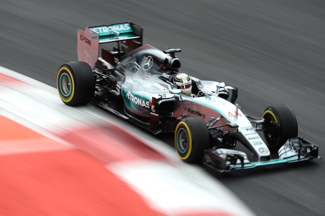 Hamilton e la 50ª pole rinviata