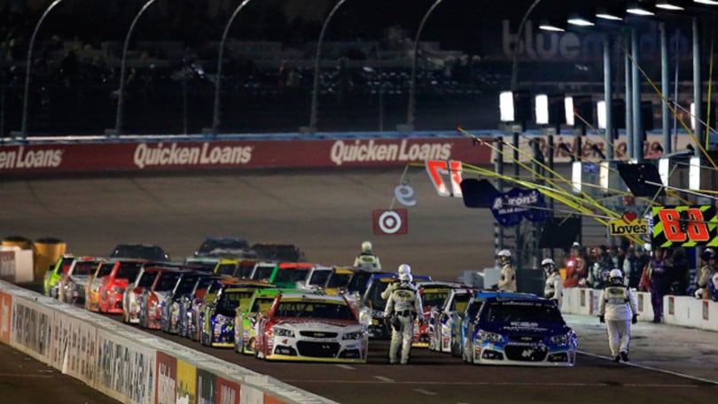 Nascar Phoenix: vittoria “bagnata” per Earnhdardt Jr.