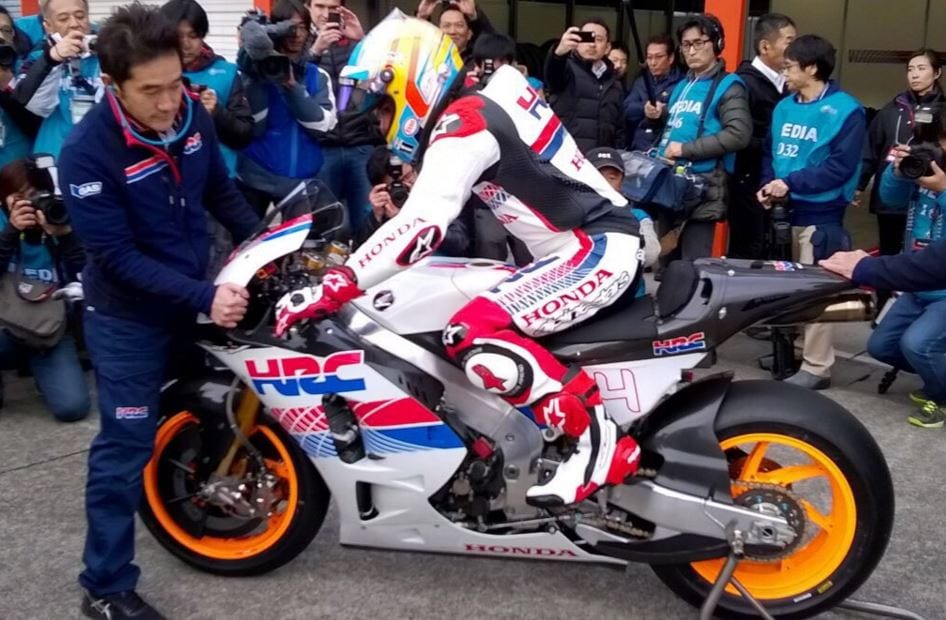 Alonso prova la Honda MotoGP di Marquez