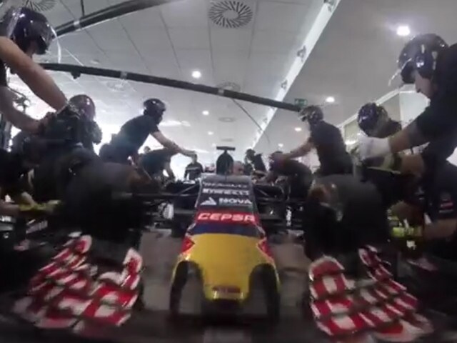 Toro Rosso, prove di pit-stop dentro la fabbrica