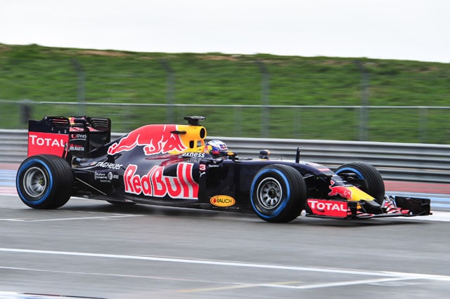 Test Pirelli, Ricciardo su tutti al mattino