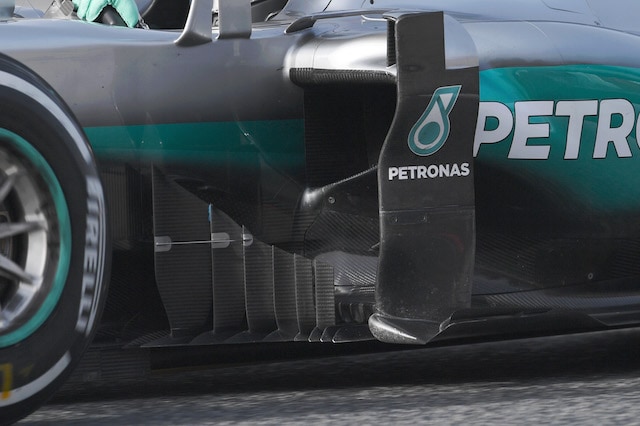 Mercedes, prime novità aerodinamiche