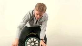 Rosberg mostra il suo nuovo vestito