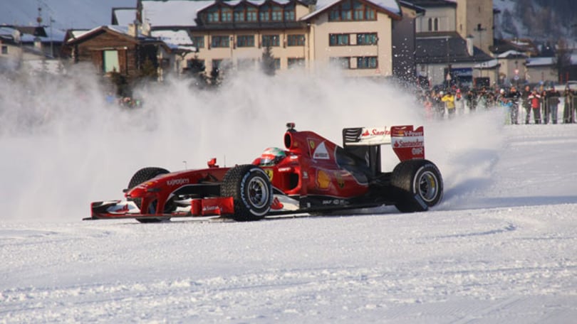Fisichella, show sulla neve con la Ferrari F60