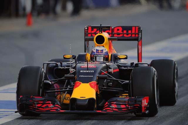 Ricciardo, piccoli progressi da Renault