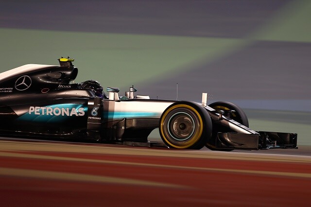 Rosberg senza cedimenti