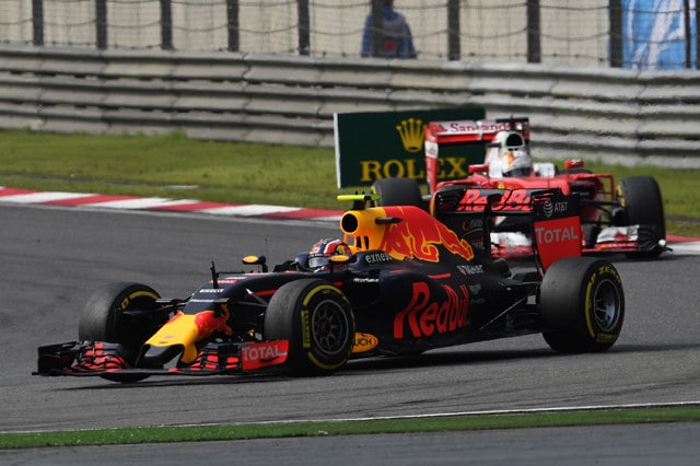 Red Bull, Horner: mordiamo alle caviglie la Ferrari