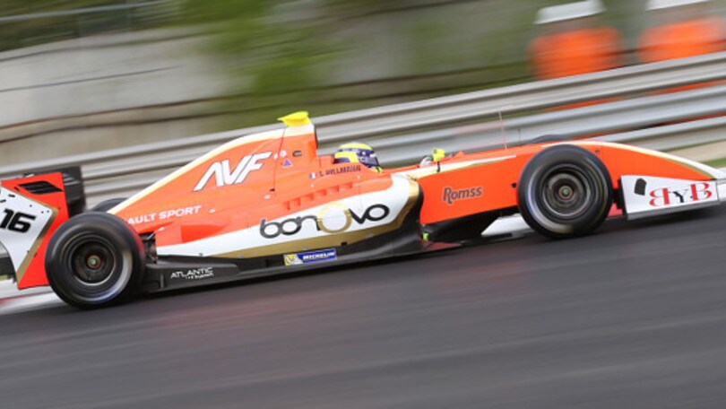 Formula V8 3.5, Dillman centra la pole in Ungheria