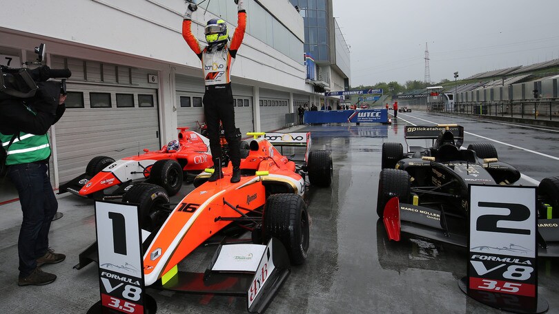 V8 3.5 Dillmann e AVF  rompono il ghiaccio a Budapest