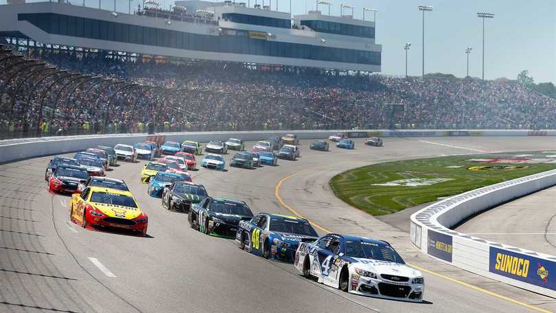 Nascar, a Richmond vittoria al fotofinish per  Edwards