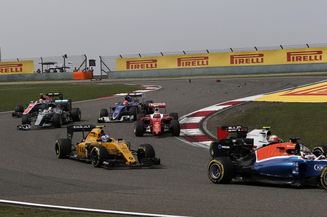 Ecclestone: voglio motori alla pari