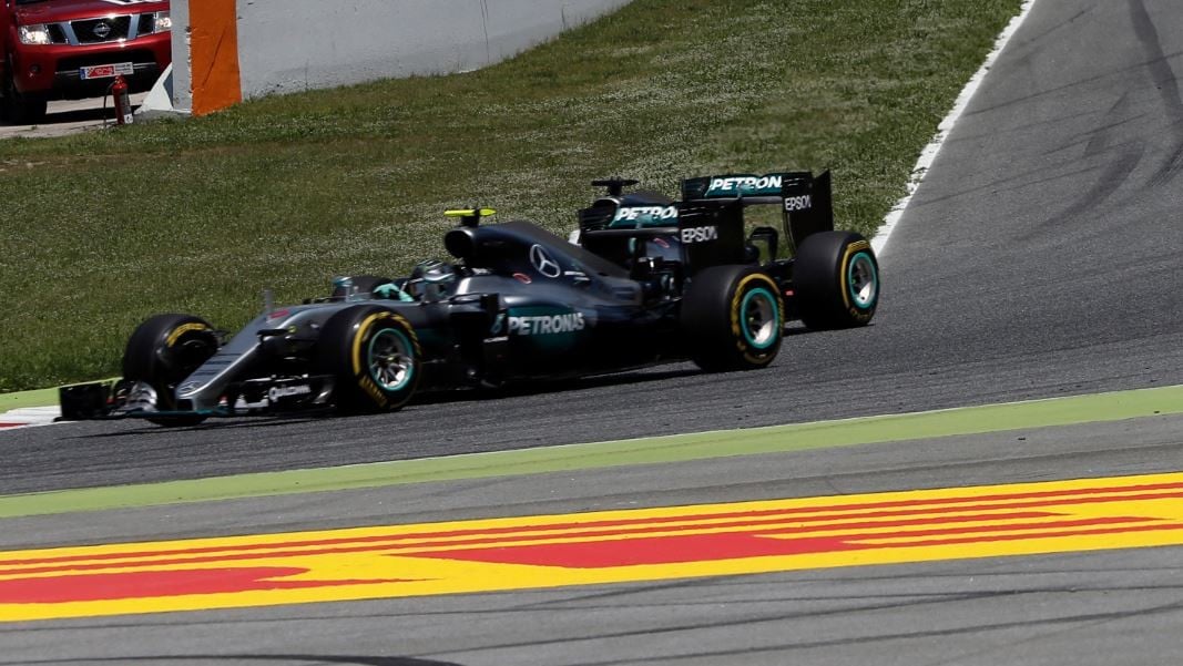 F1 Spagna, autoeliminazione Mercedes: ecco com'è andata