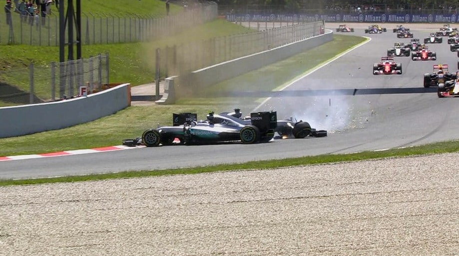 Autoscontro Mercedes: colpa della centralina, piloti assolti