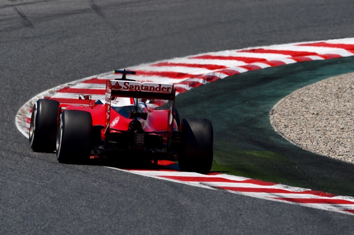 Test F1, tutti in pista a Barcellona