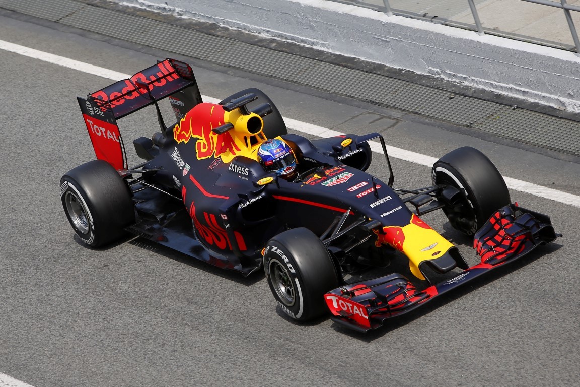Test F1, Verstappen chiude in testa