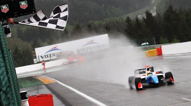 Formula V8 3.5, Vaxiviere vince gara 2 nel diluvio