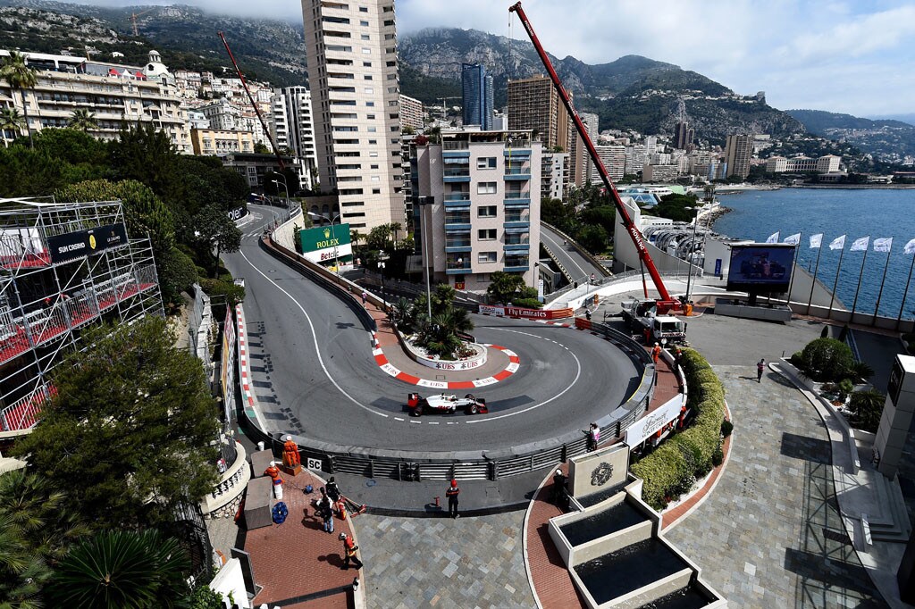 GP Monaco, Ricciardo davanti alle Mercedes nelle libere 2: foto