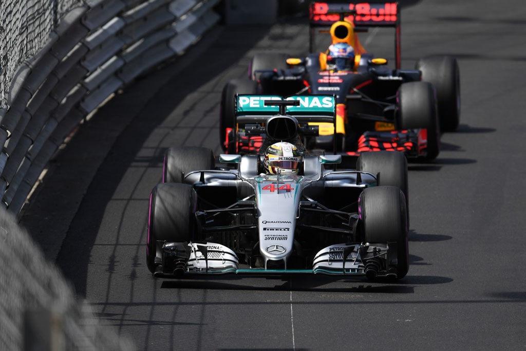 GP Monaco, Ricciardo davanti alle Mercedes nelle libere 2: foto