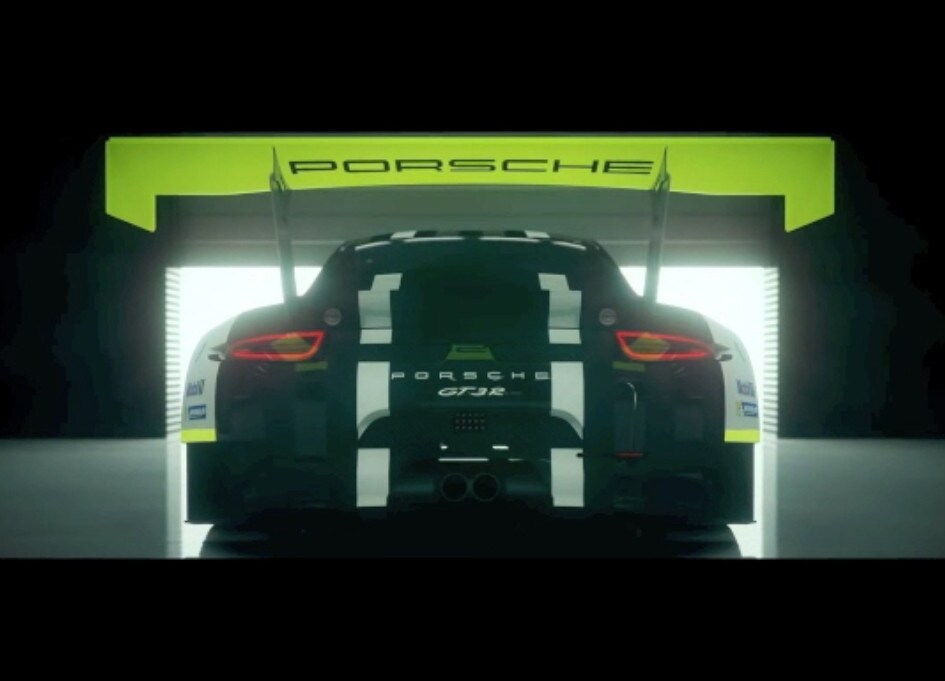 La Porsche Gt3 R sfida la Nordschleife