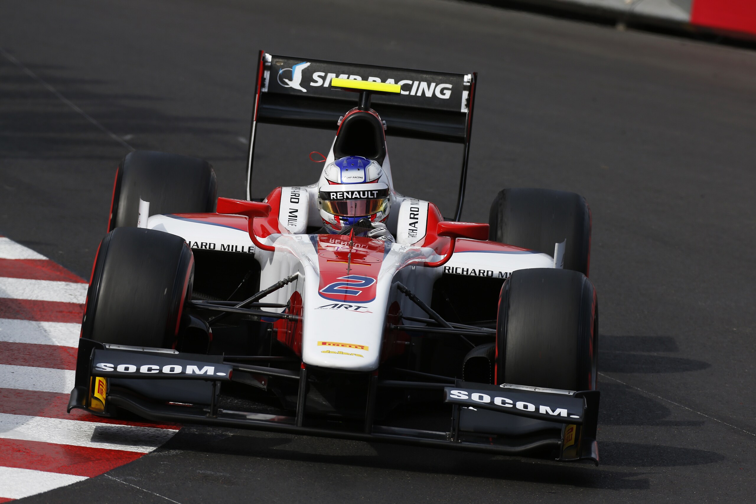 GP2, a Monaco Sirotkin centra una pole da Zar