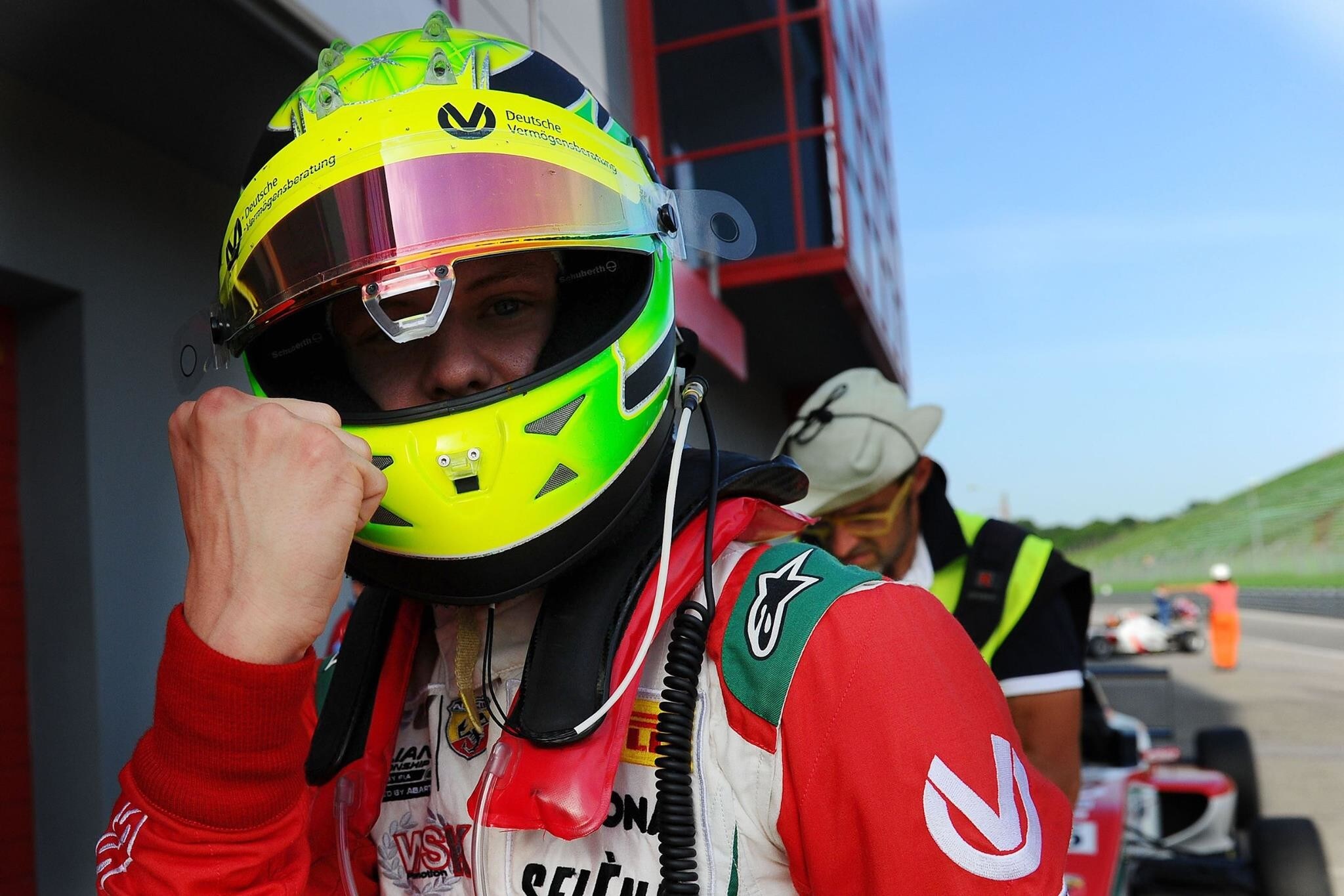 F4, a Imola Schumacher trionfa in gara-2