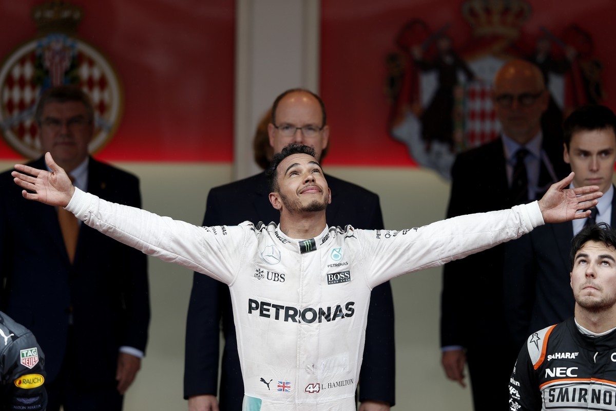 GP Monaco, Hamilton: "Ho pregato tanto per una giornata così"