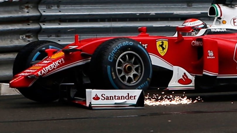 Fotosprint: Raikkonen pattinatore, Ricciardo furibondo