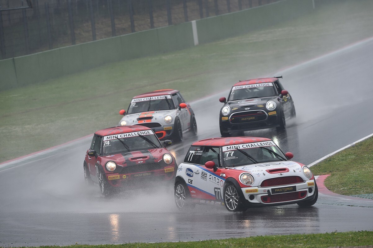 Mini Challenge, a Imola vincono Calcagni e Tramontozzi