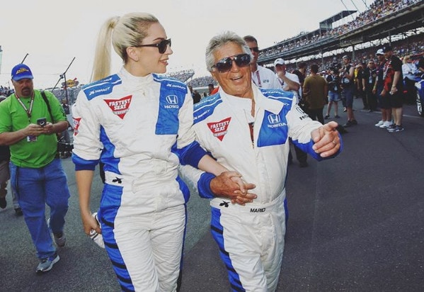 Indy 500, Lady Gaga fa "sbandare" Mario Andretti
