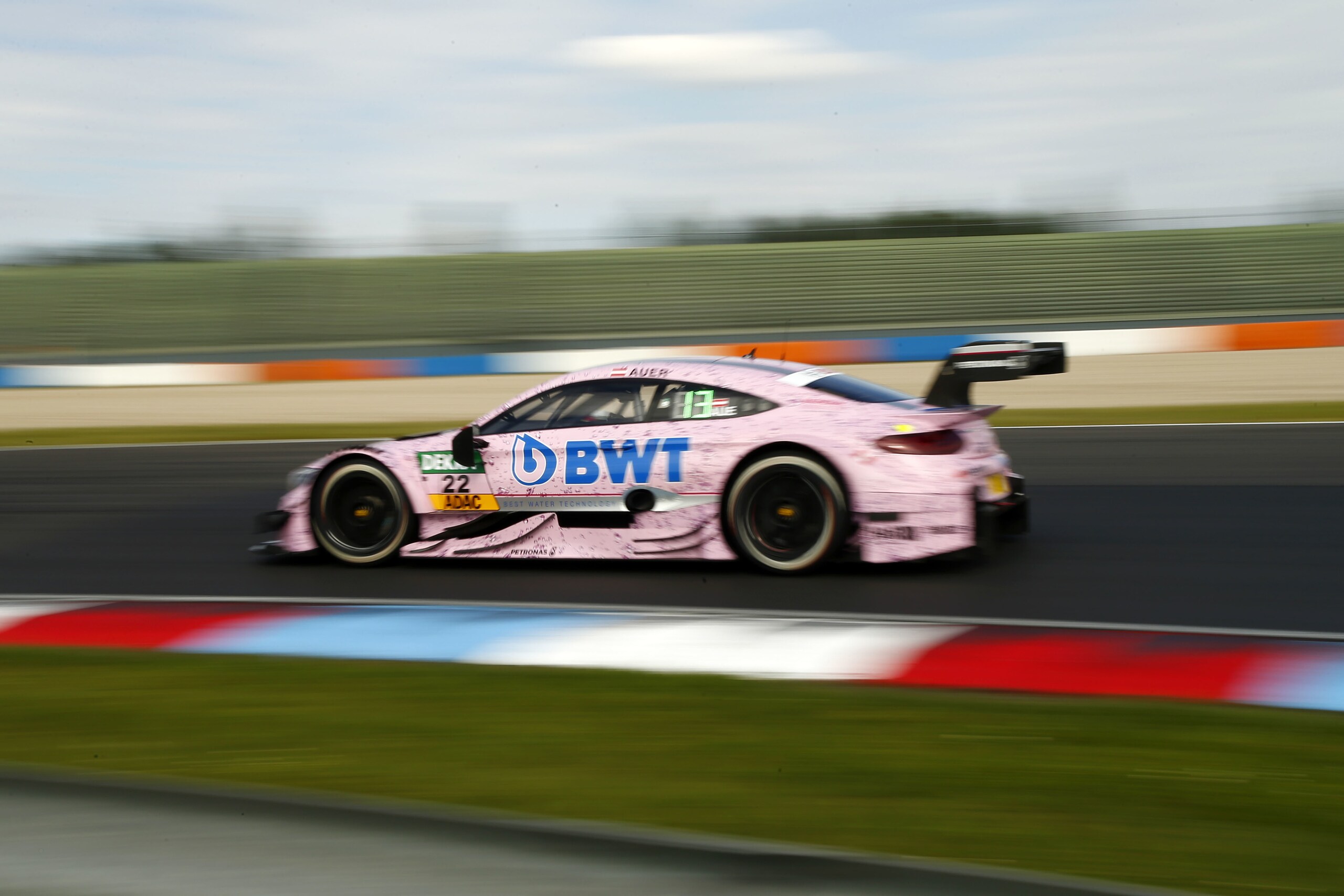 DTM, Auer guida il dominio delle “Pink Panthers”
