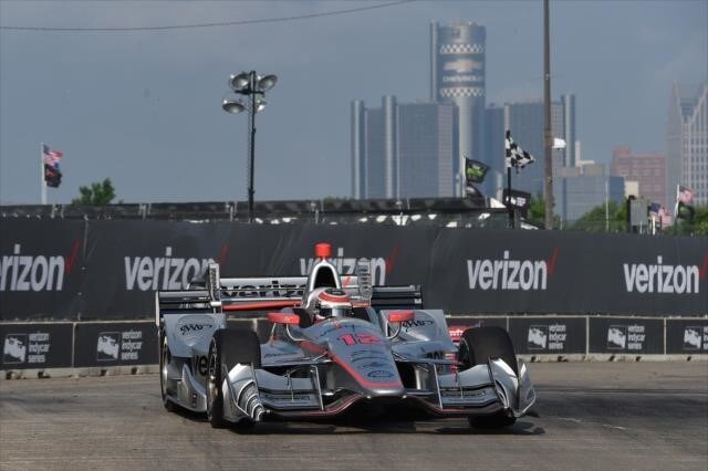 Indycar, Power torna al successo