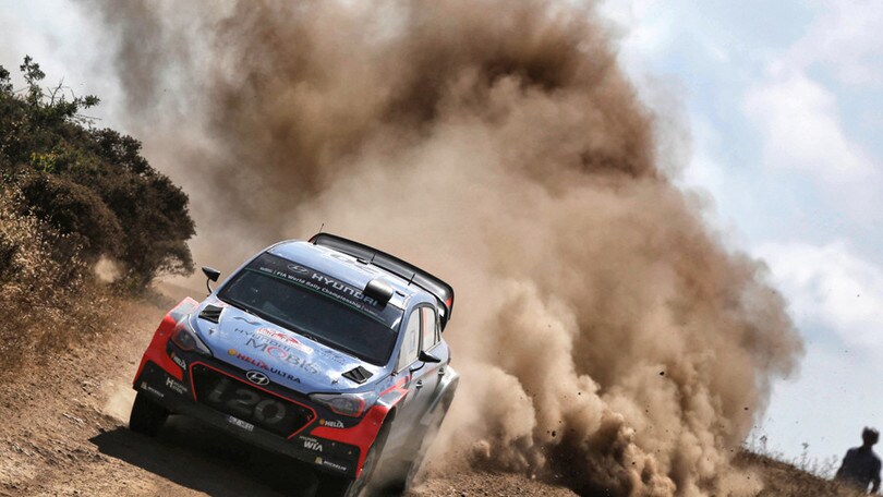 Rally Sardegna, Neuville chiude in testa la prima tappa
