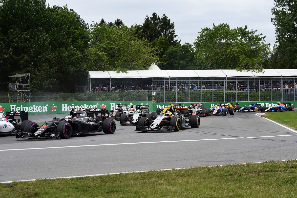 Formula 1, GP Canada, vince Hamilton: foto