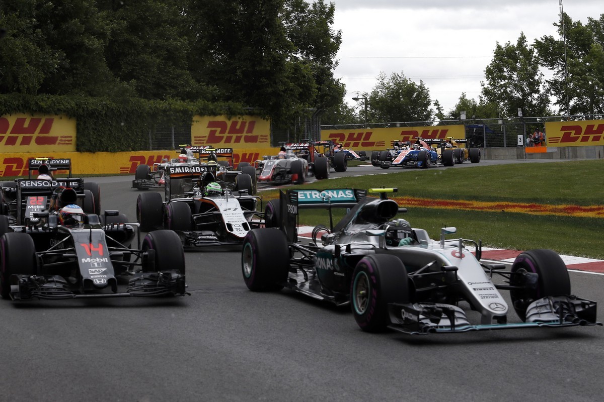 Formula 1, GP Canada, vince Hamilton: foto