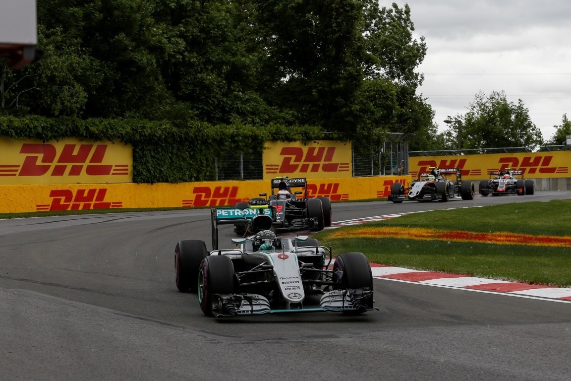 Rosberg: «Manovra dura di Hamilton»