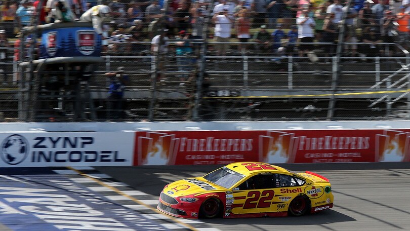Nascar, vittoria per Logano in Michigan