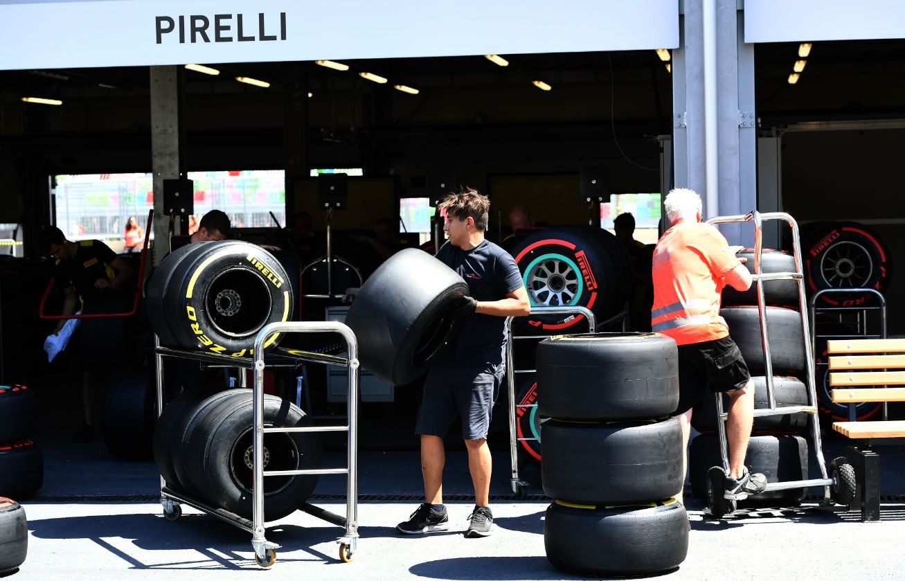 F1, Pirelli fornitore unico fino al 2019