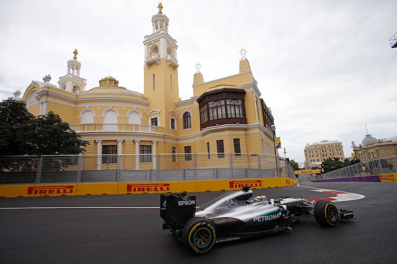 Hamilton: "Qui bisogna stare concentrati, ma va bene"
