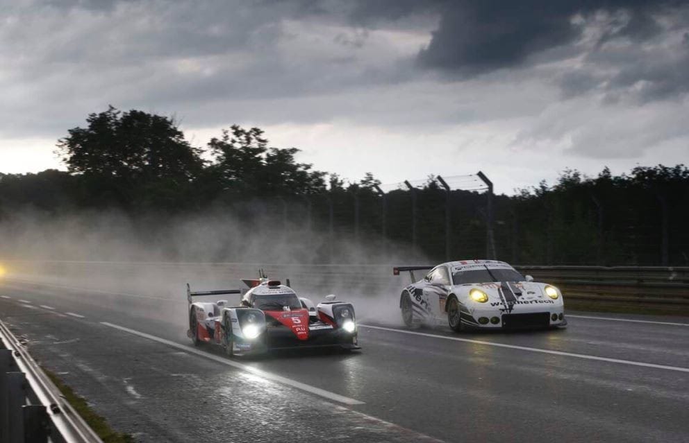24 Ore di Le Mans, dopo 1 ora e mezza è battaglia Porsche-Audi