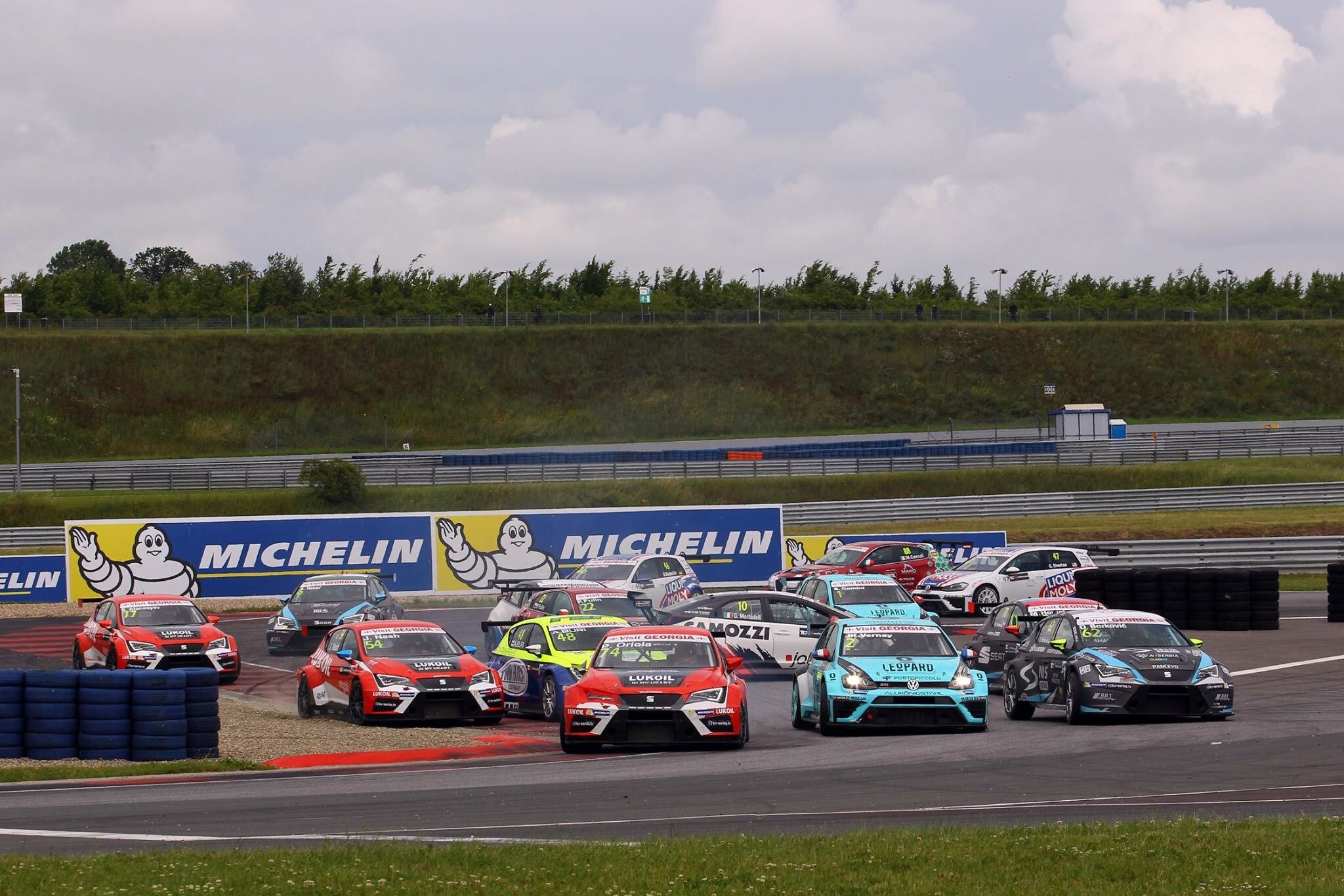TCR Oschersleben: le Seat son tornate