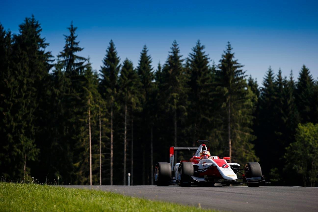 GP3, Leclerc vola e scatterà dalla pole. Fuoco undicesimo.