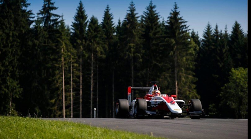 GP3, Leclerc vola e scatterà dalla pole. Fuoco undicesimo.