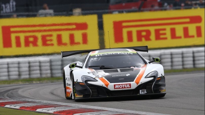 Blancpain Sprint, McLaren si prende la prima fila