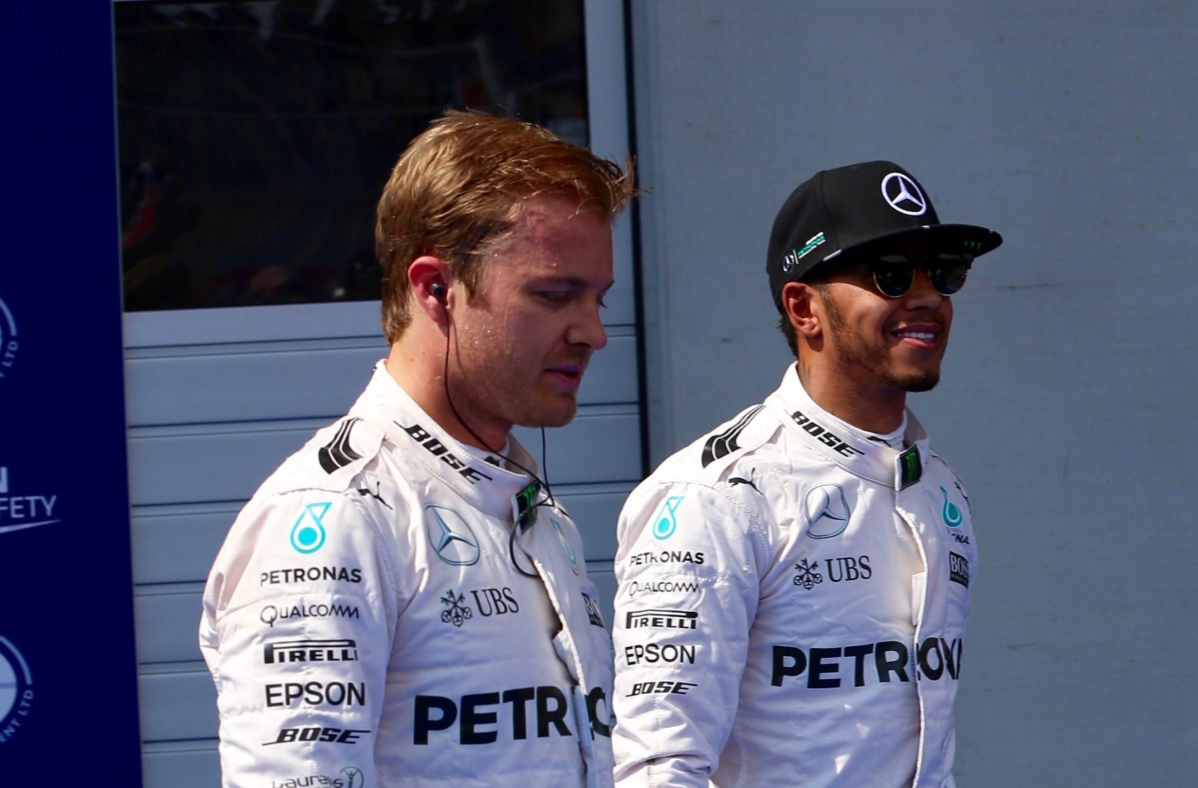F1 Austria, pioggia o sole, le Mercedes volano in qualifica