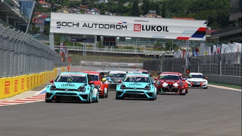TCR Sochi, Comini torna leader